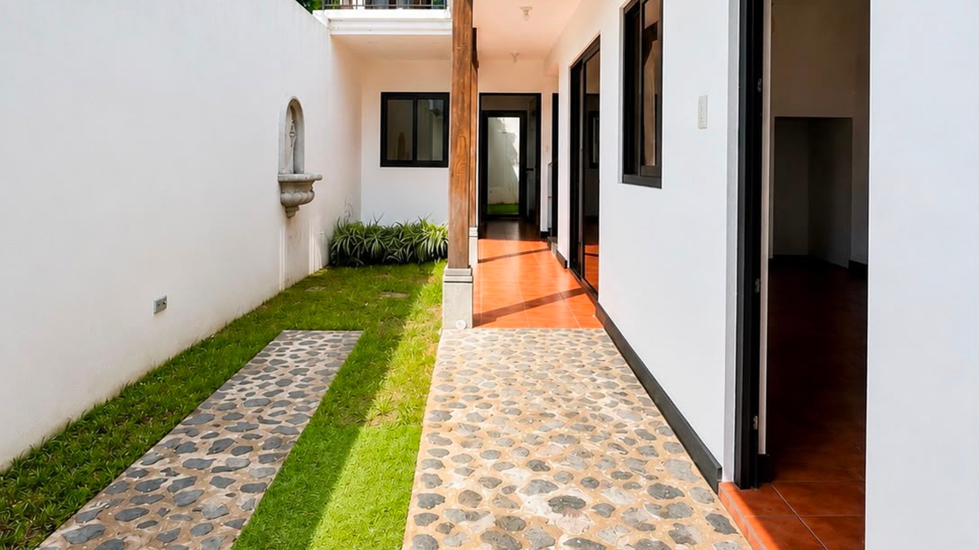 CASA EN RENTA DE 4 HABITACIONES EN SAN PEDRO LAS HUERTAS-ANTIGUA - Miniatura 9