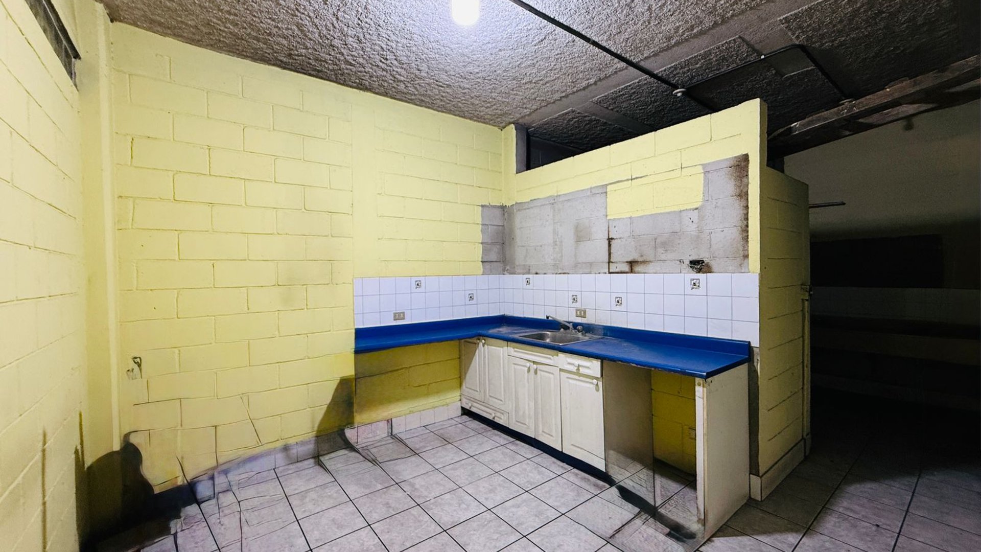 Venta de Bodega en Excelente Ubicación - Zona 01 - Miniatura 15