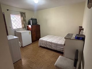 Venta de casa en zona 13 fuera de garita entre Américas e Hincapie - 5