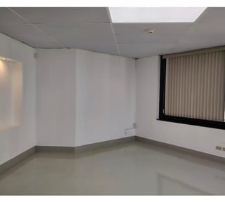 OFICINA EN RENTA ZONA 10 ZONA VIVA 85 Mts2  $1,095.00