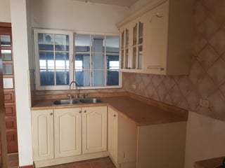 📍 CASA EN VENTA – 3 HAB + ESTUDIO + PATIO | LA VILLA | ZONA 14 - 5