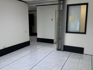 Oficina en alquiler Aristos Reforma zona 9 - Image 6
