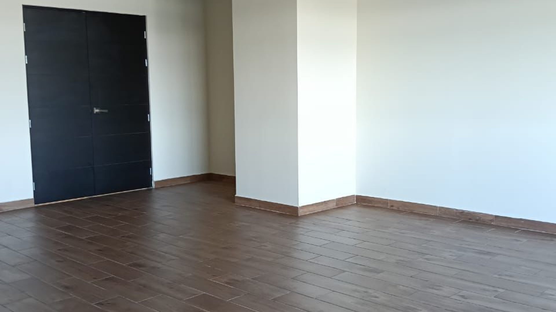Oficina Ejecutiva en Renta en Zona 12 - Miniatura 3