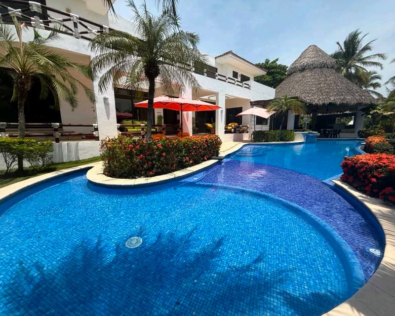 JUAN GAVIOTA CASA DE CANAL DOS TERRENOS EN VENTA