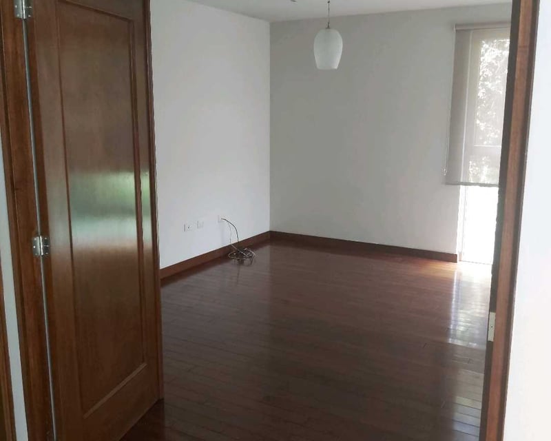 ELEGANTE CASA EN VENTA CASA Y CAMPO - Miniatura 9