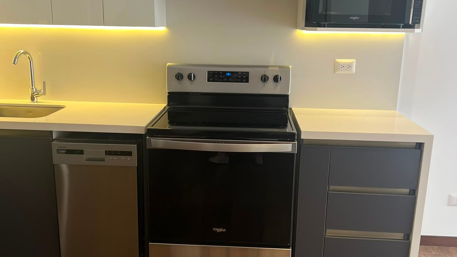 ???? APARTAMENTO EN RENTA – 2 HAB + LÍNEA BLANCA | BRUNELO | ZONA 10 - Miniatura 6
