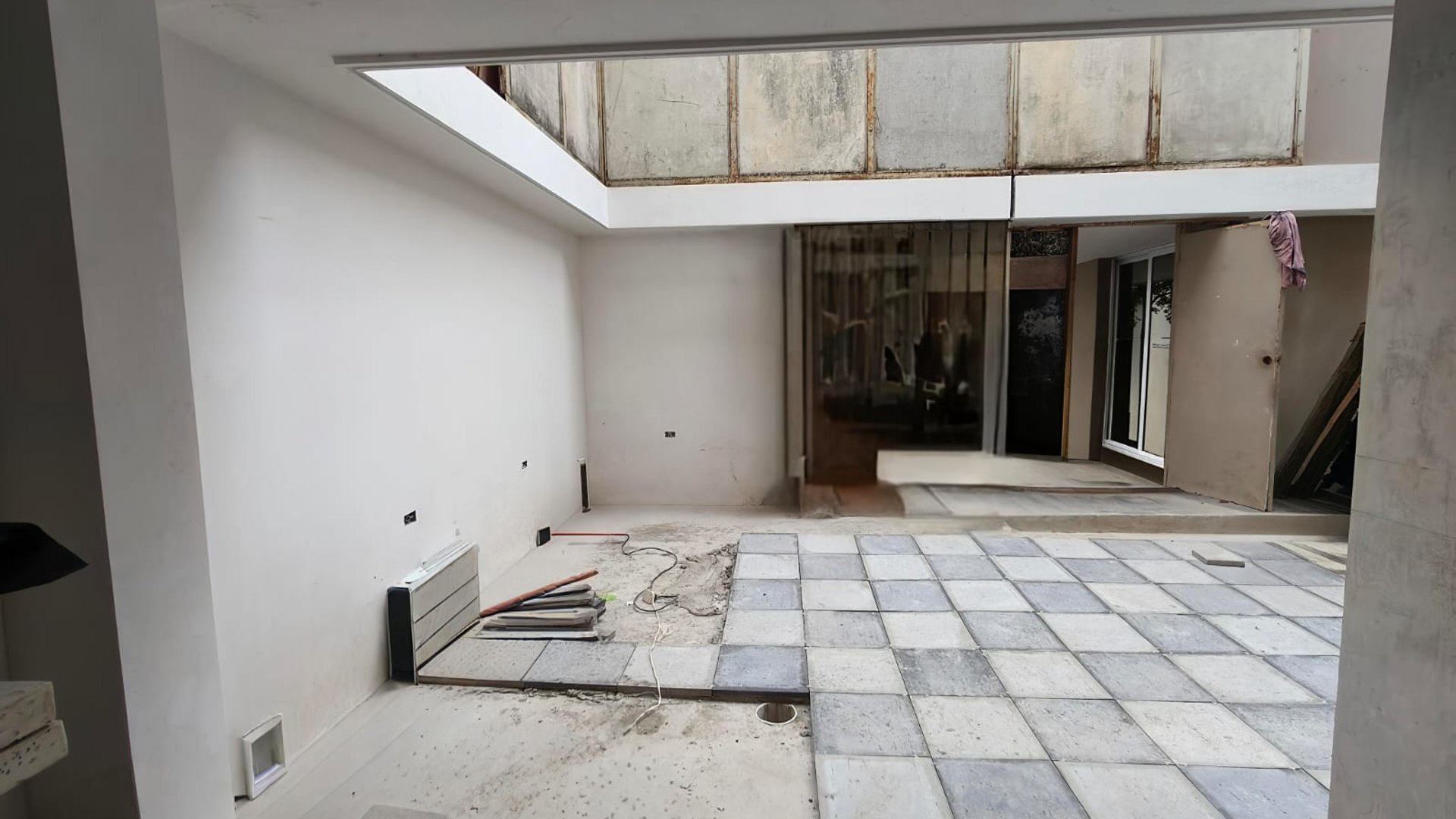 ALQUILER DE LOCAL COMERCIAL - 4 GRADOS NORTE, ZONA 4 - Miniatura 4