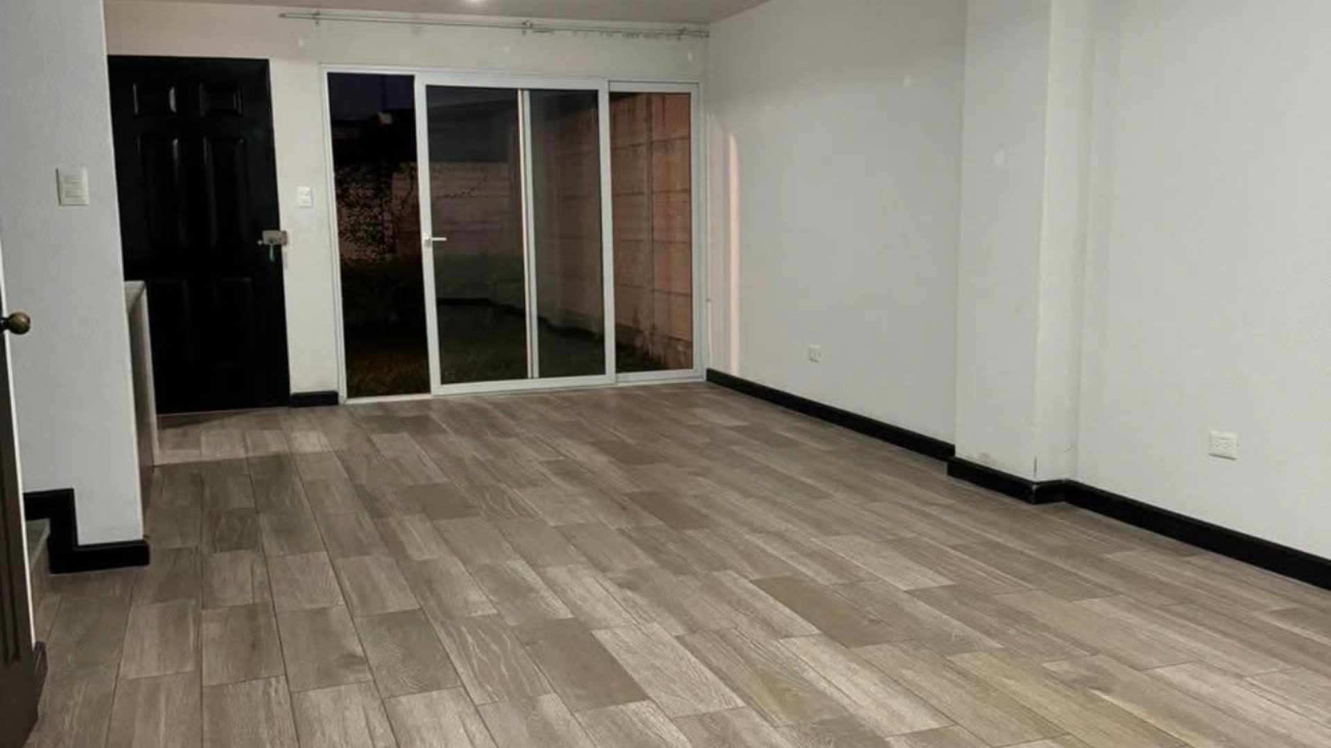 Casa Moderna en Venta - San José Pinula, Guatemala - Miniatura 8