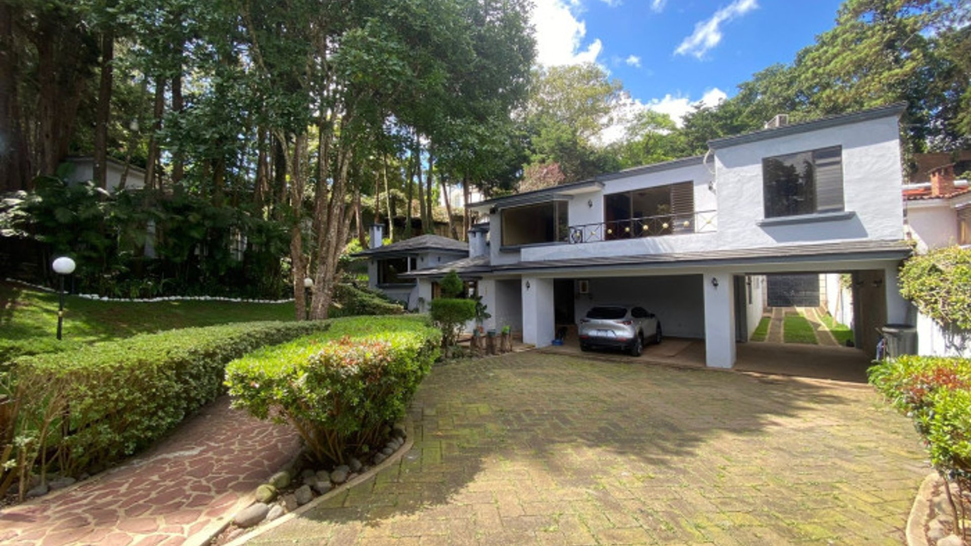 Casa Renta fuera de condominio Carr. al Salvador Km 18