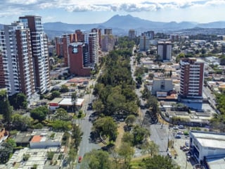 Terreno en venta para desarrollo – Zona 10 - 2