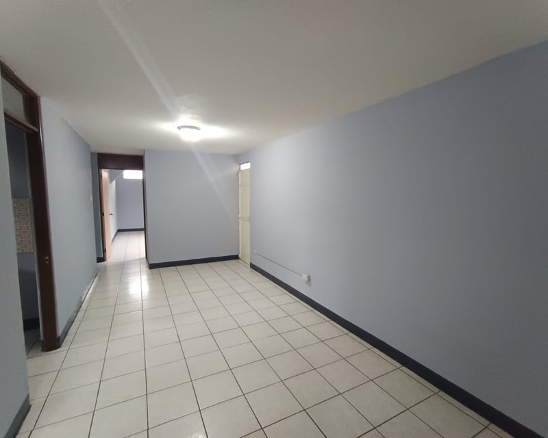 📍 CASA EN RENTA – 3 HAB + 1 NIVEL | COLONIA UTATLÁN 1 | ZONA 7