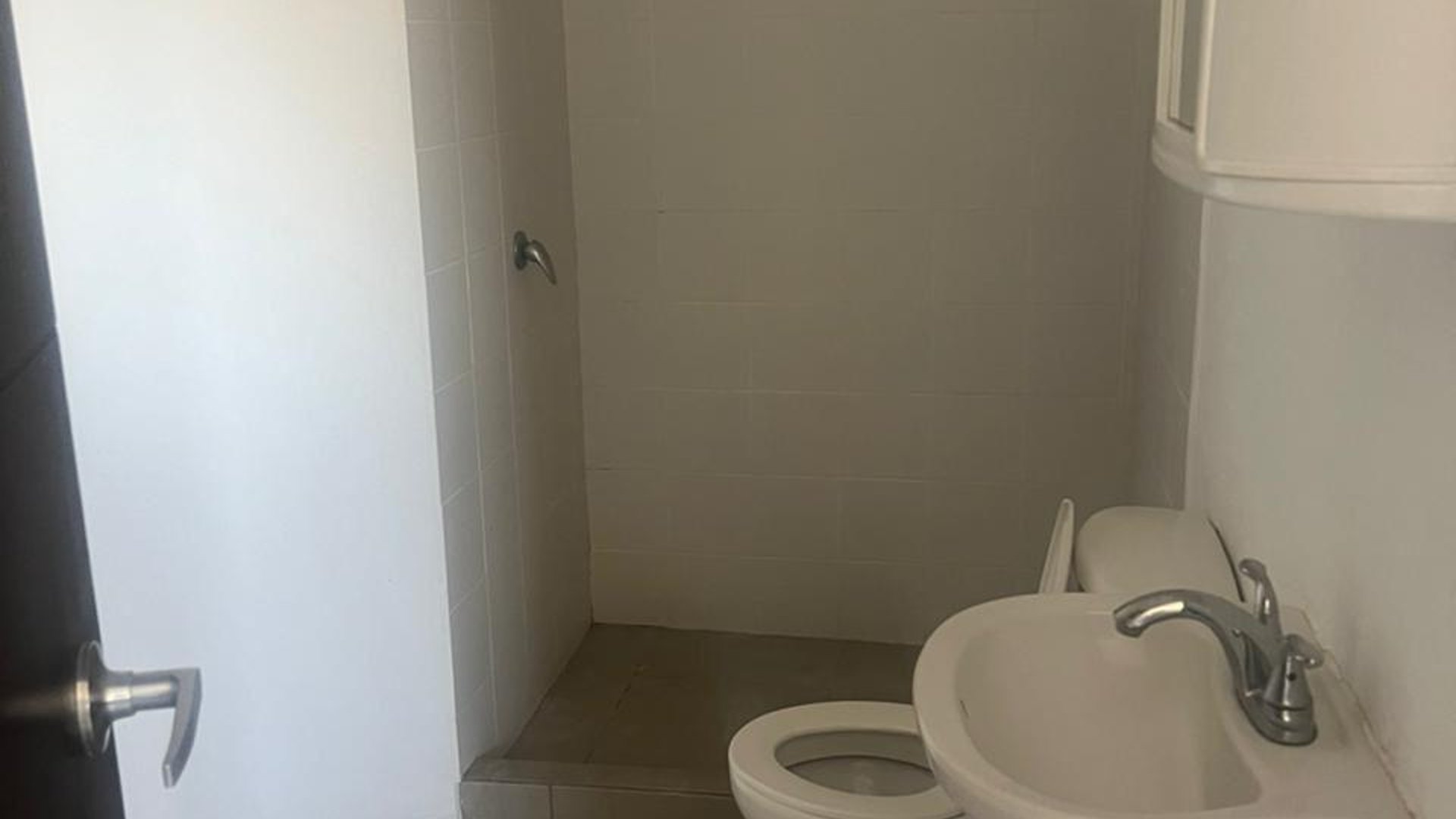 Apartamento con habitacion de servicio 3 habitaciones zona 14 Ref-5941 - Miniatura 4