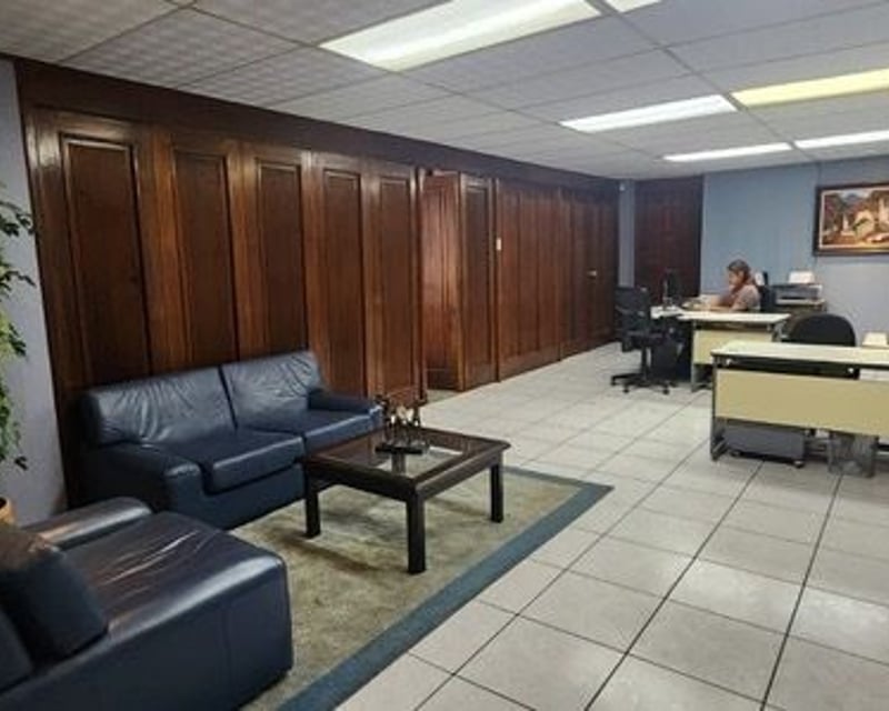 Oficina en Venta – Géminis 10, Zona 10