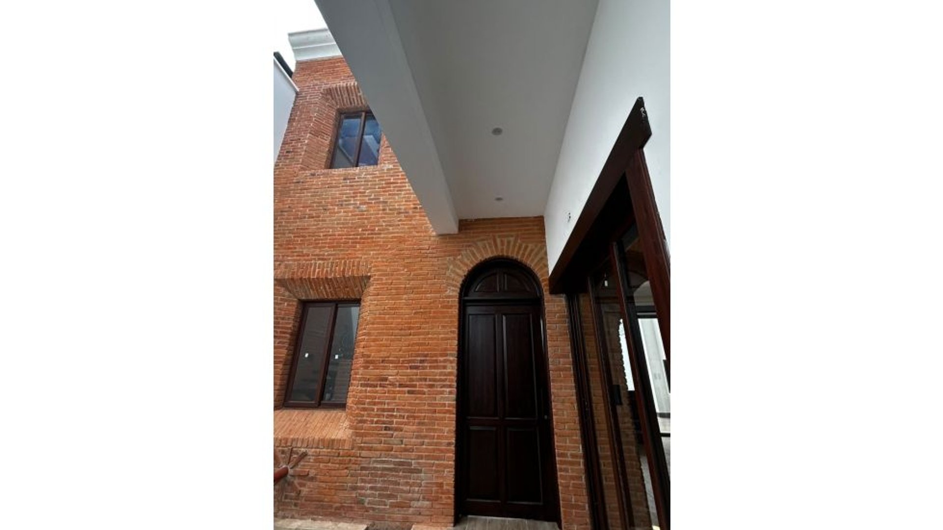 📍 CASA EN VENTA – 4 HAB | HACIENDA DEL COMENDADOR | SAN MIGUEL DUEÑAS