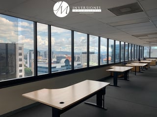Oficina en zona 10 Penthouse en Renta - 3