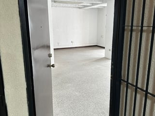 Oficina en Zona 4 Vía 5 | Cerca de varias entes gubernamentales - 3