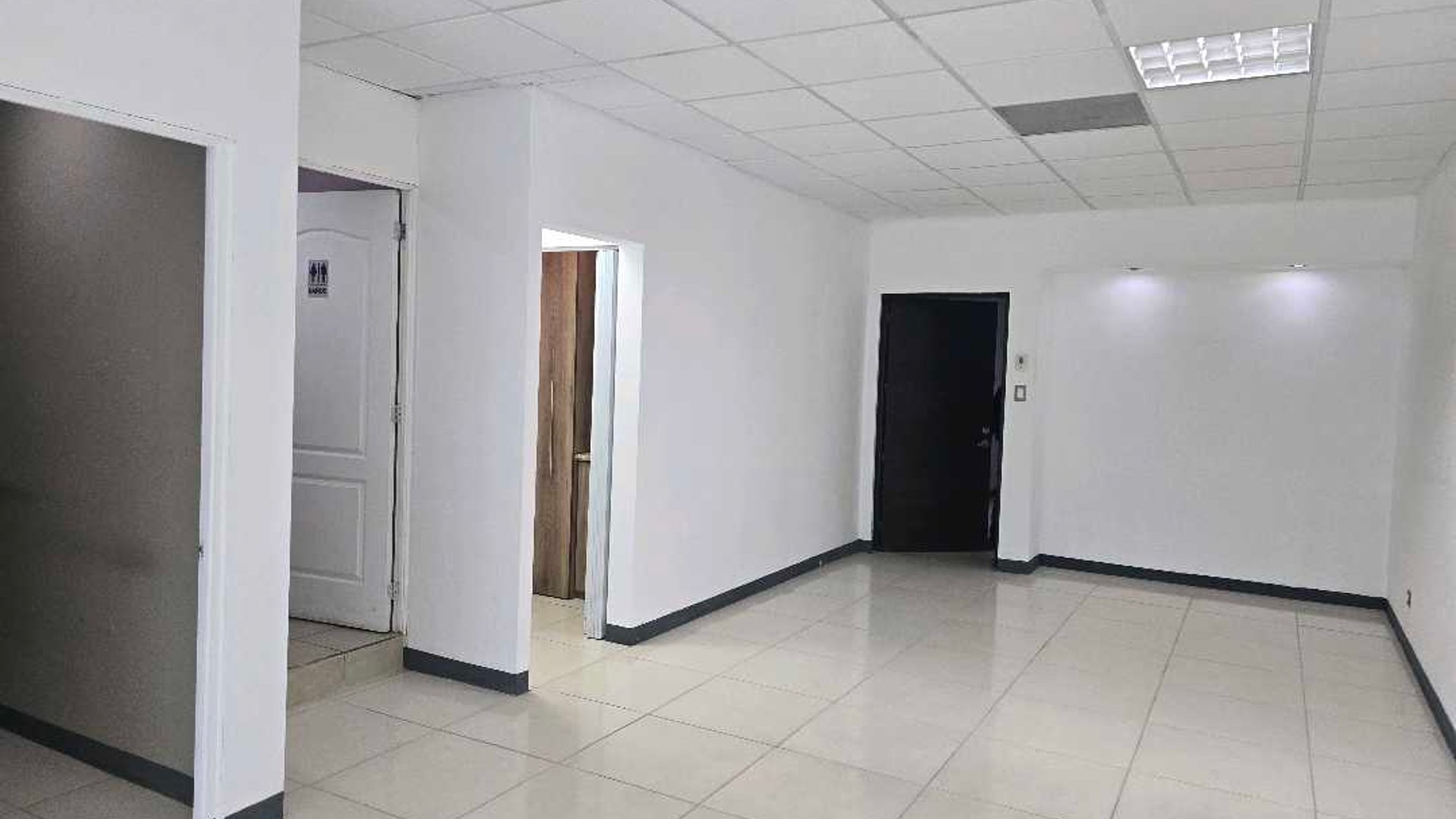 OFICINA EN ALQUILER EN ZONA 10  -  ZONA PRADERA - Miniatura 3