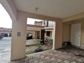 Casa en Venta en Villas Suiza Zona 16, Ideal Inversión! - 2