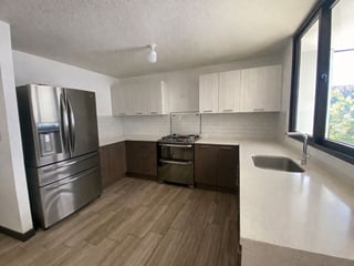 Moderna Casa Townhouse 3 niveles en Condominio Zona 7 Mixco, Guatemala - Image 10