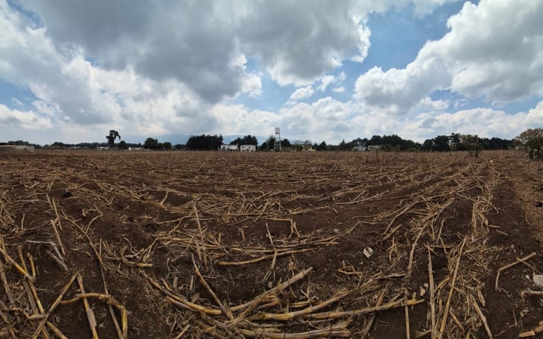 En Venta para desarrollo Terreno en San José Pinula