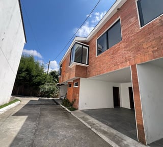 *Venta casa Km 20 Carr. a San José Pinula, Condominio Cascata* (C)