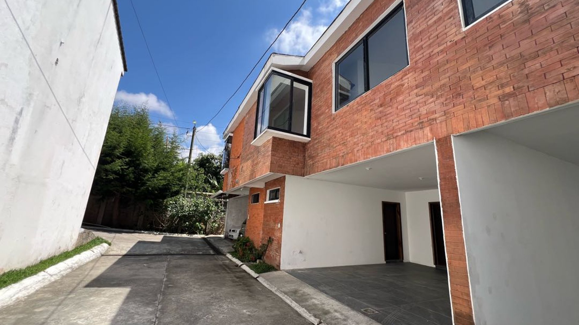 *Venta casa Km 20 Carr. a San José Pinula, Condominio Cascata* (C)