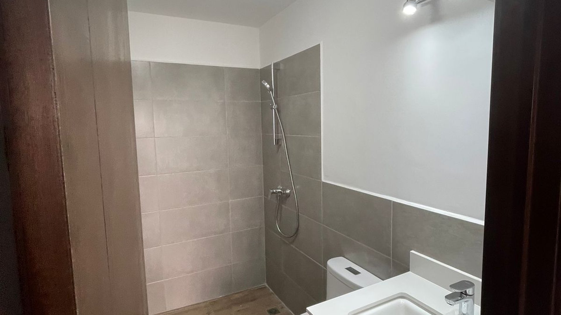 Apartamento en renta en zona 10 / Casalini Diagonal 6 - Miniatura 7