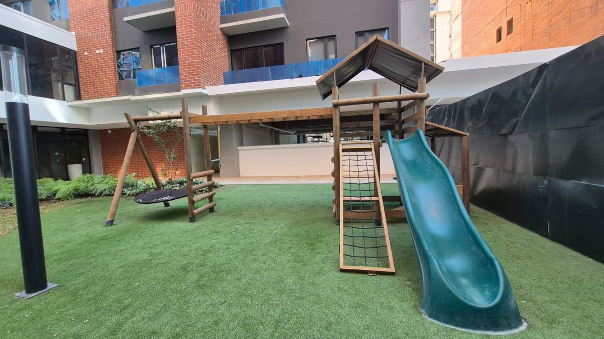 Apartamento de 3 habitaciones en alquiler Essenza zona 13 - Miniatura 13