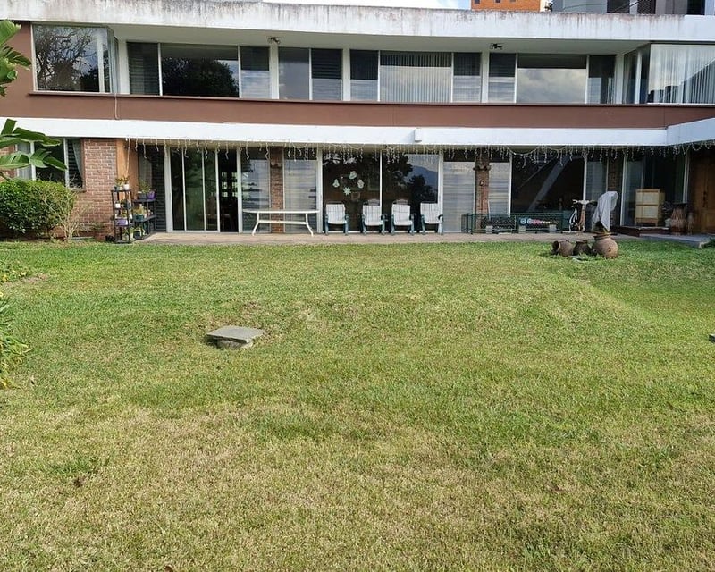 Casa en Zona 15 Ideal para Desarrollo VH2 | 1,200 v² de Terreno