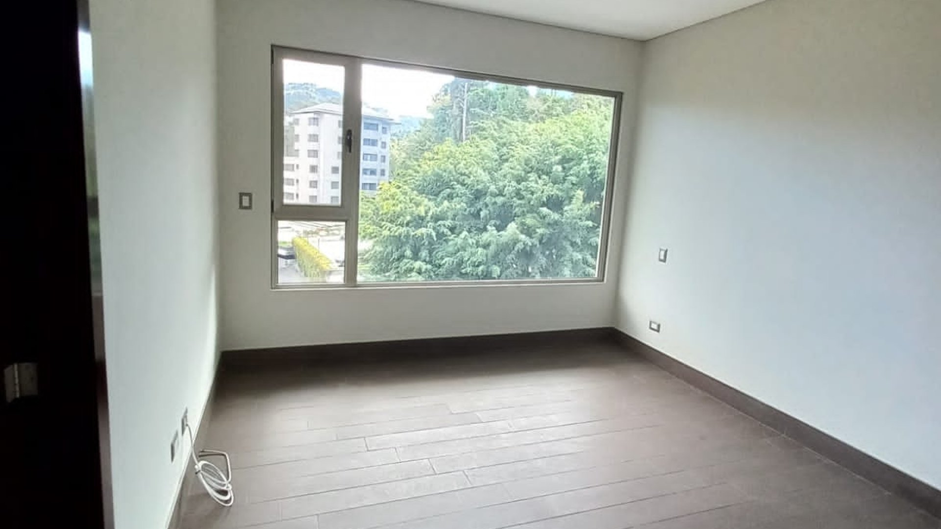 GANGA!! EN Km. 14.5 CAES EDIFICIO  SKY DESTINY En Venta Apartamento - Miniatura 4