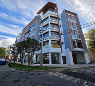 RENTA Apartamento Amueblado Zona 15 Edificio Privé VHI