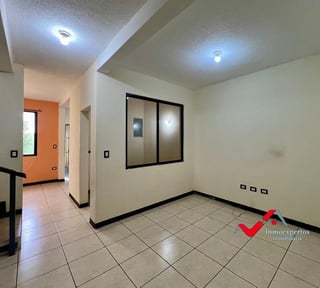 CASA EN RENTA, SAN CRISTOBAL ZONA 8 DE MIXCO COLONIA PINARES