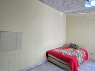 Casa en Venta San Cristóbal con Dos Locales Comerciales - Image 26