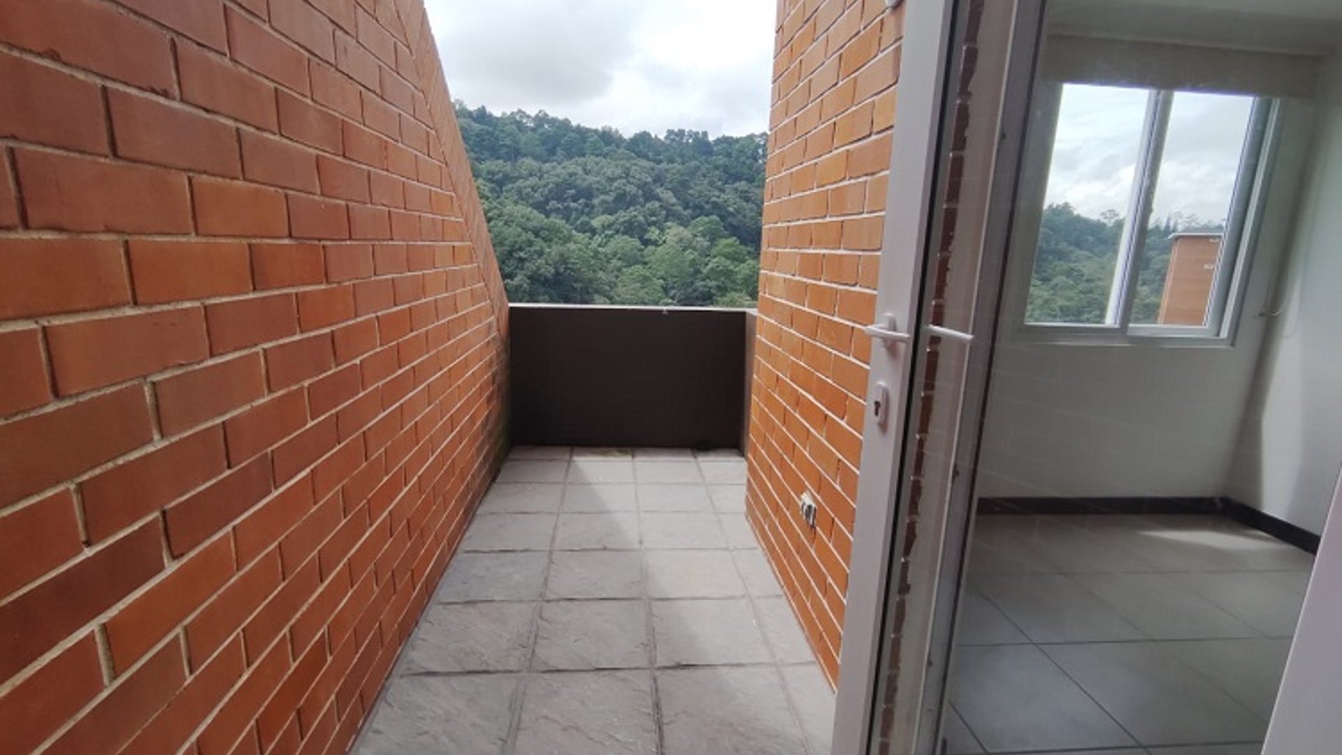 Alquilo Apartamento con Terraza en Zona 16 Cañada 16 - Miniatura 16