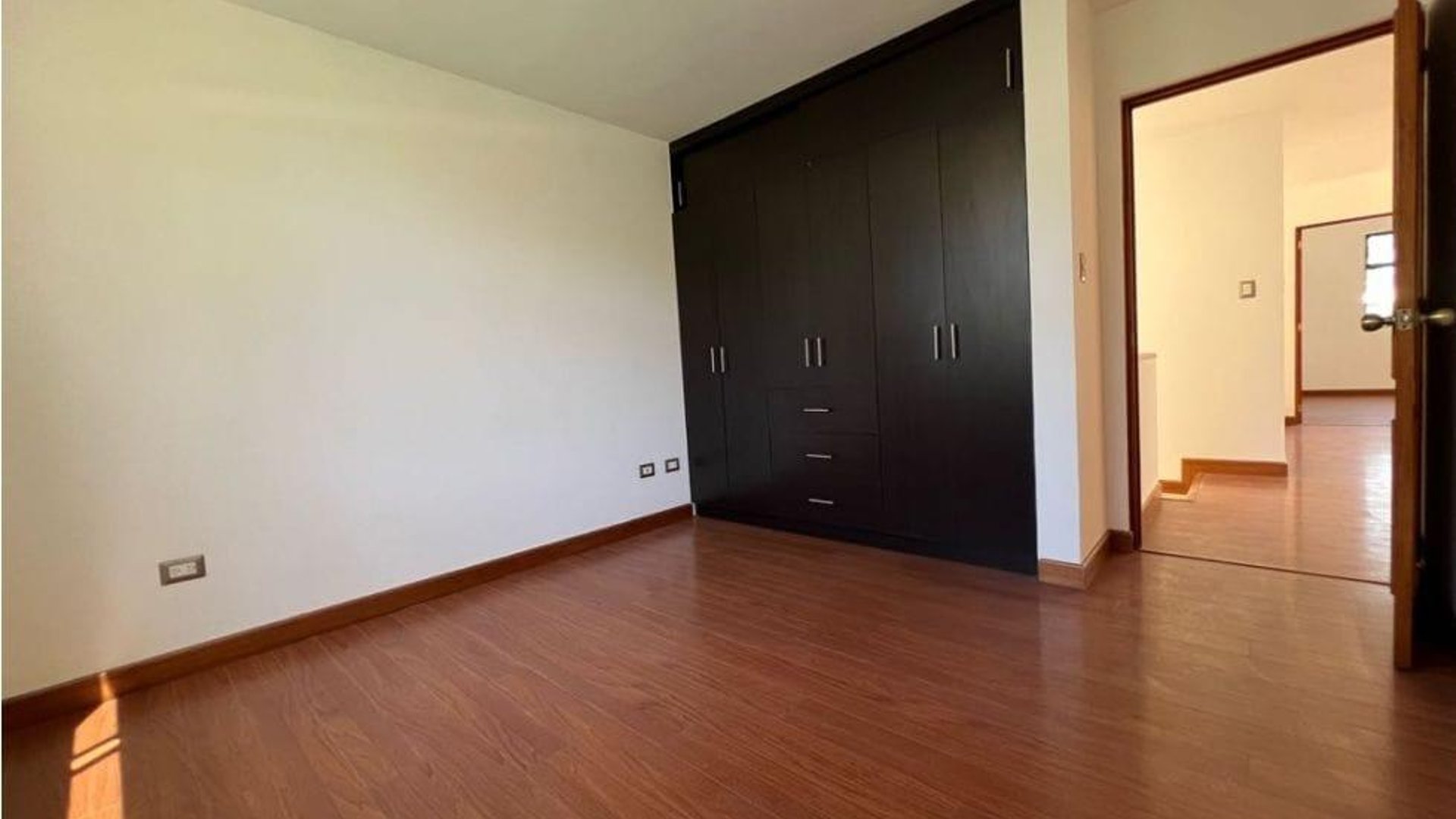 CASA EN CONDOMINIO BOSQUES ESCONDIDO KM 21.5 CARRETERA A FRAIJANES - Miniatura 9