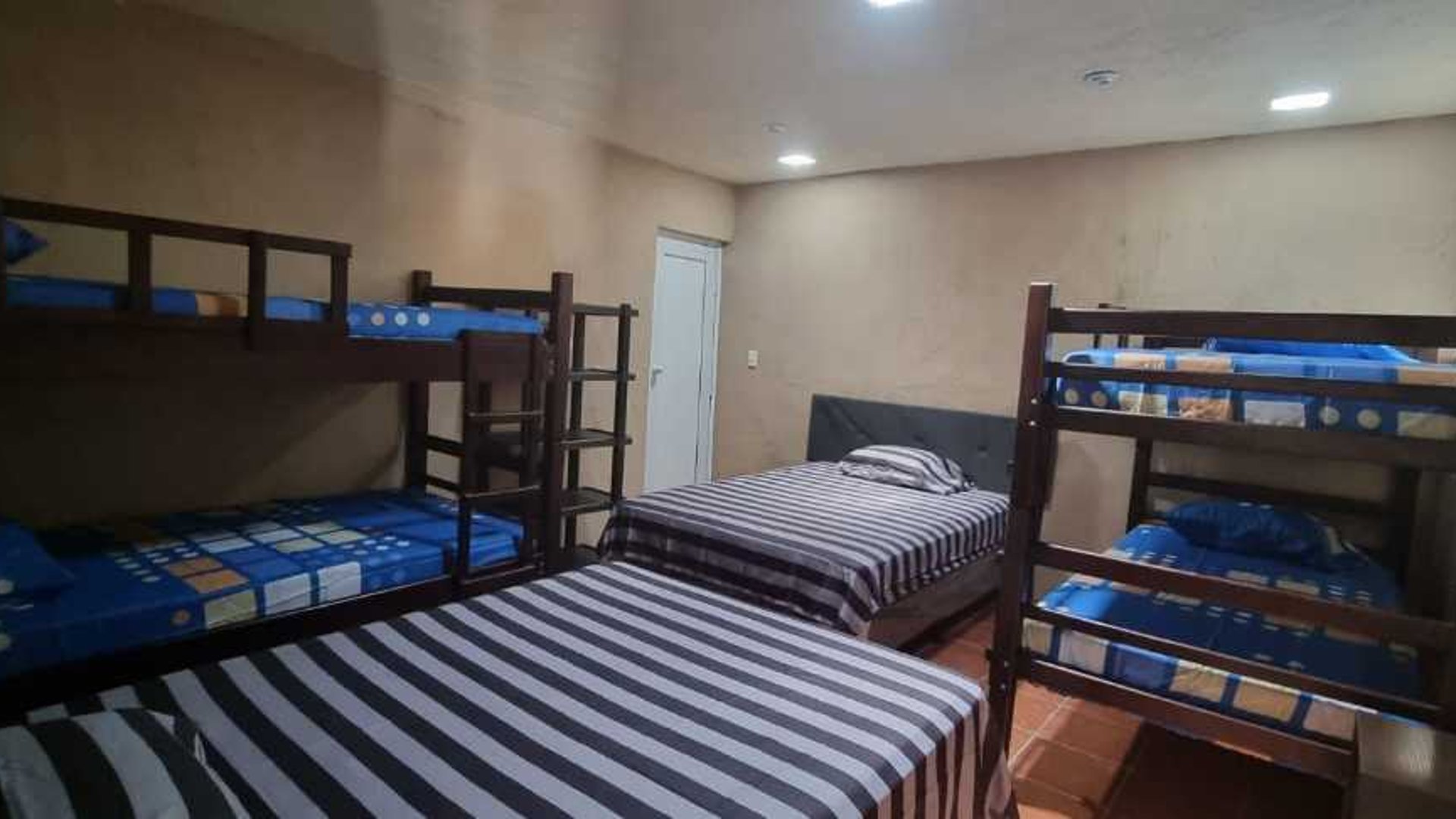 Vendo casa en Monterrico - Miniatura 11