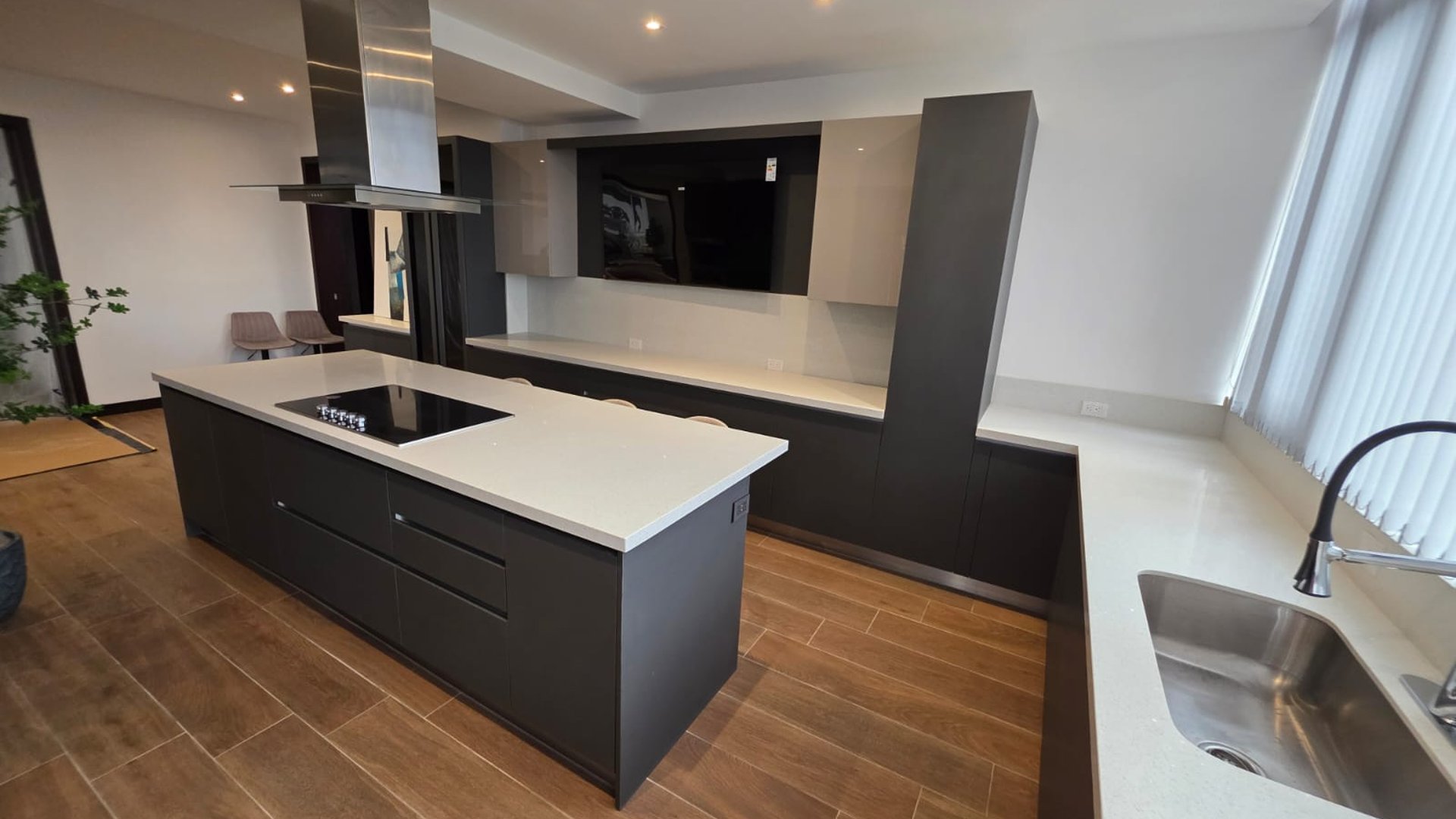 Apartamento Penthouse en venta - 4 habitaciones - zona 10 Ref-5052