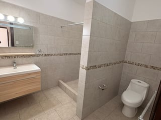 Alquiler de casa de 1 nivel en zona 15 Vista Hermosa I - 2
