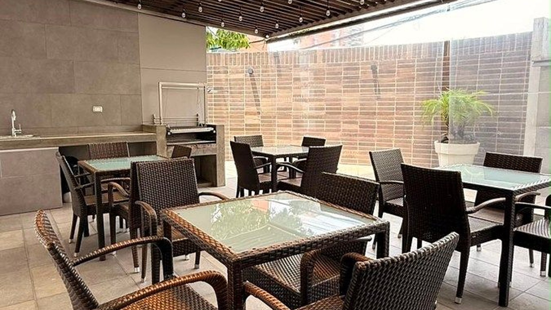 APARTAMENTO AMUEBLADO EN RENTA | TORRE 14, ZONA 14 - Miniatura 22