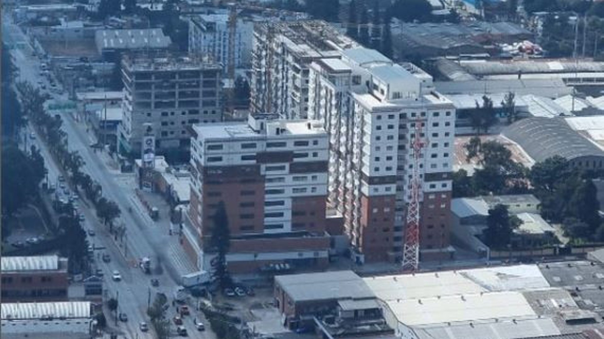 Oficina NUEVA en Venta en la Zona 12 Petapolis