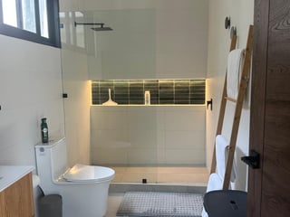 Venta de hermosa casa completamente remodelada Likin  - 4