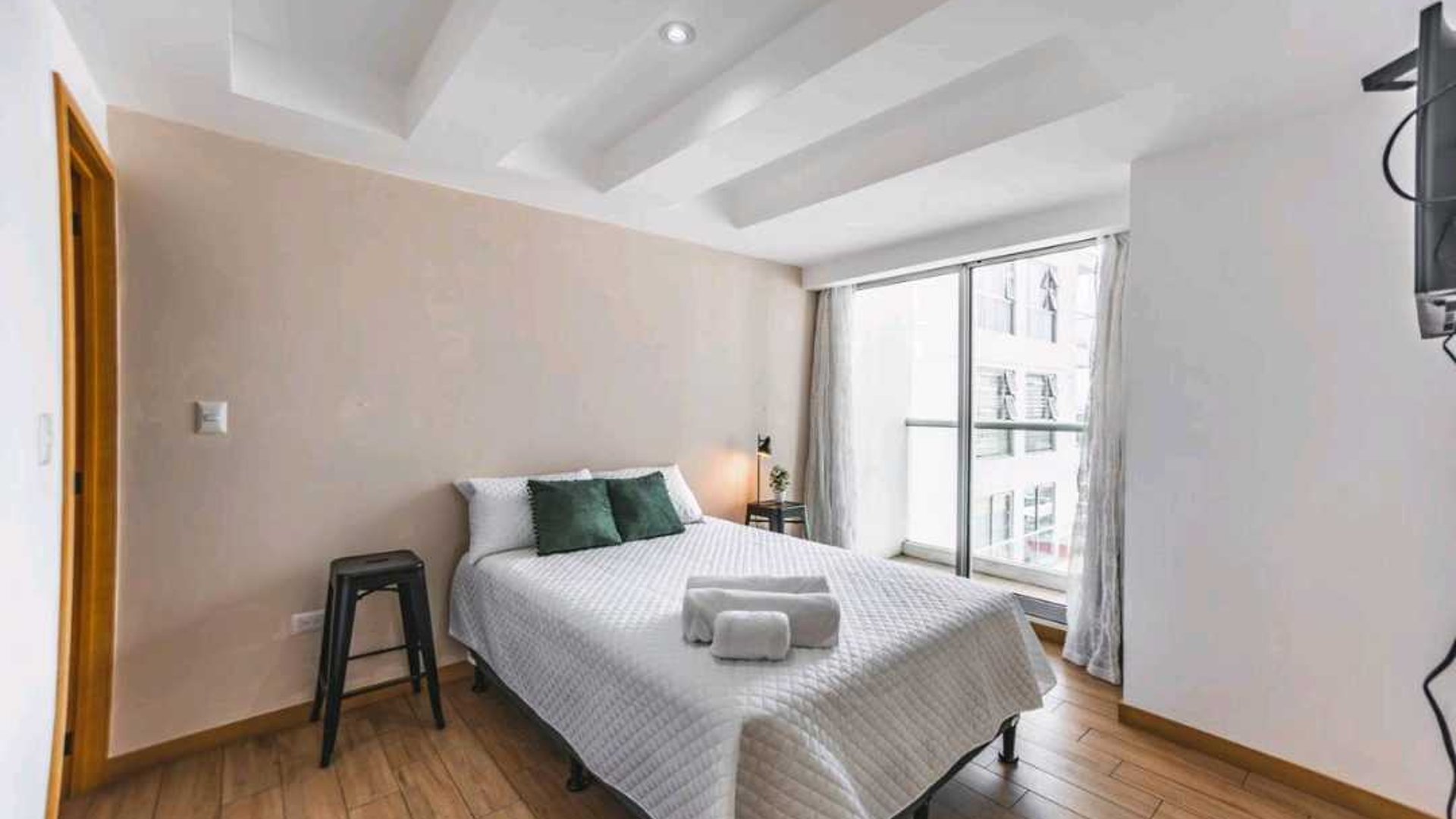 APARTAMENTO AMUEBLADO EN VENTA ???? Edificio Cityhaus, Zona 10 - Miniatura 5