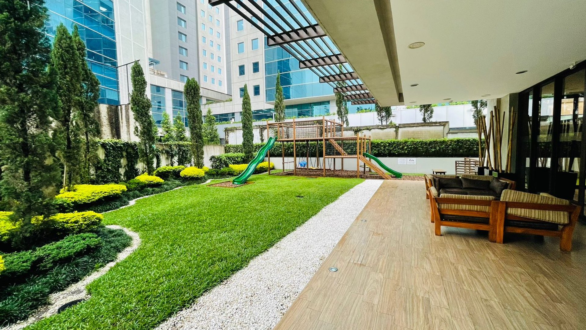 VENTA Ó ALQUILER DE CÉNTRICO APARTAMENTO - VEINTI4, ZONA 10 - Miniatura 8