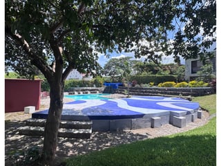 Terreno en venta con piscina y áreas verdes - 2