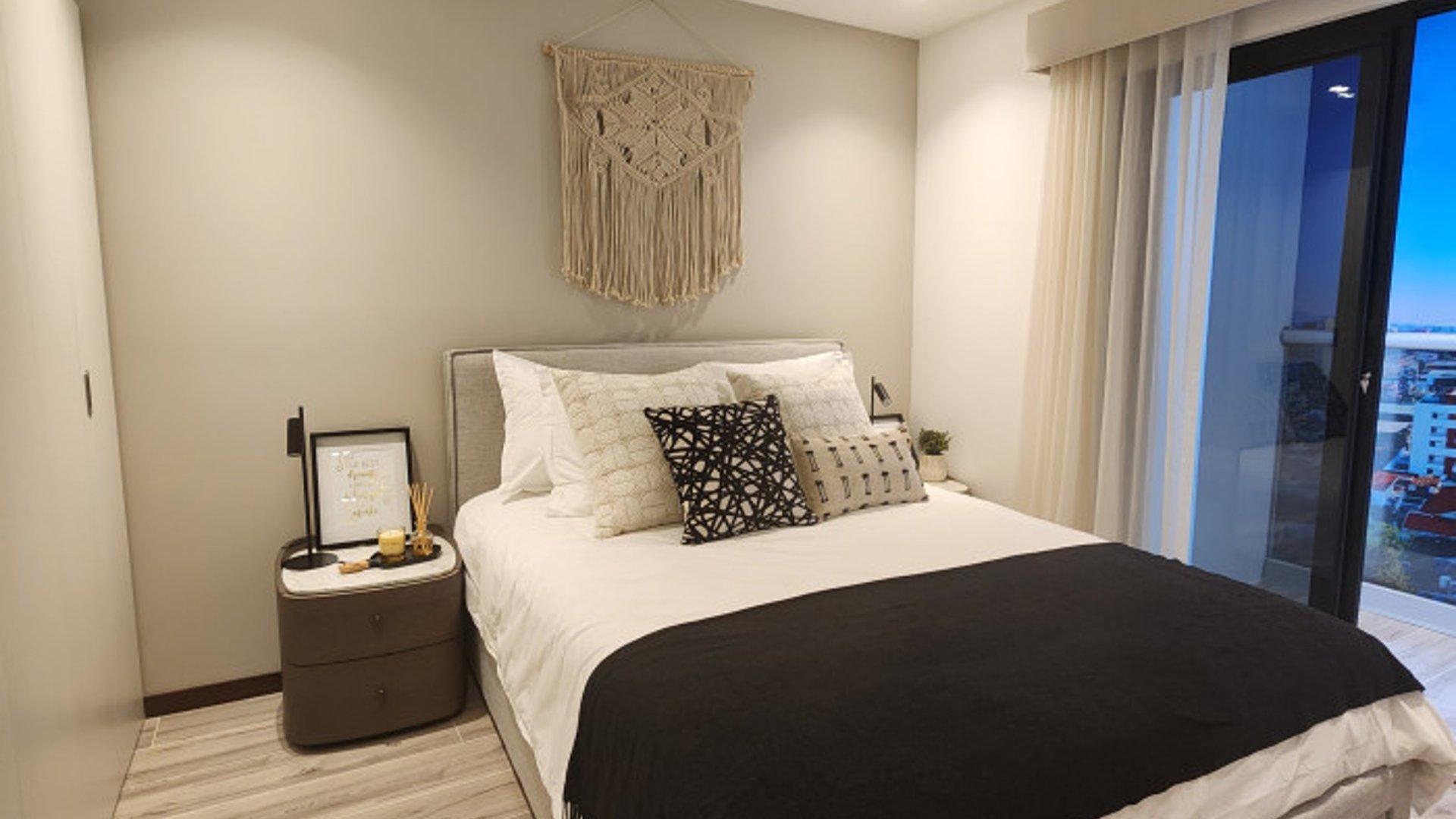 Apartamento Nuevo en venta zona 10 Guatemala - Miniatura 3