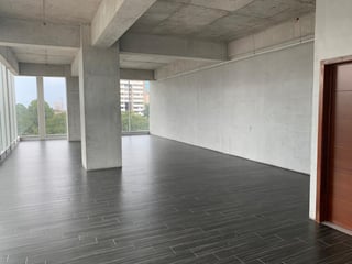 Oficina en venta, en Zona 10 - 2