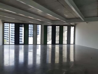 Vendo oficina de 236mt2 en zona 4. $464,306 - Image 2