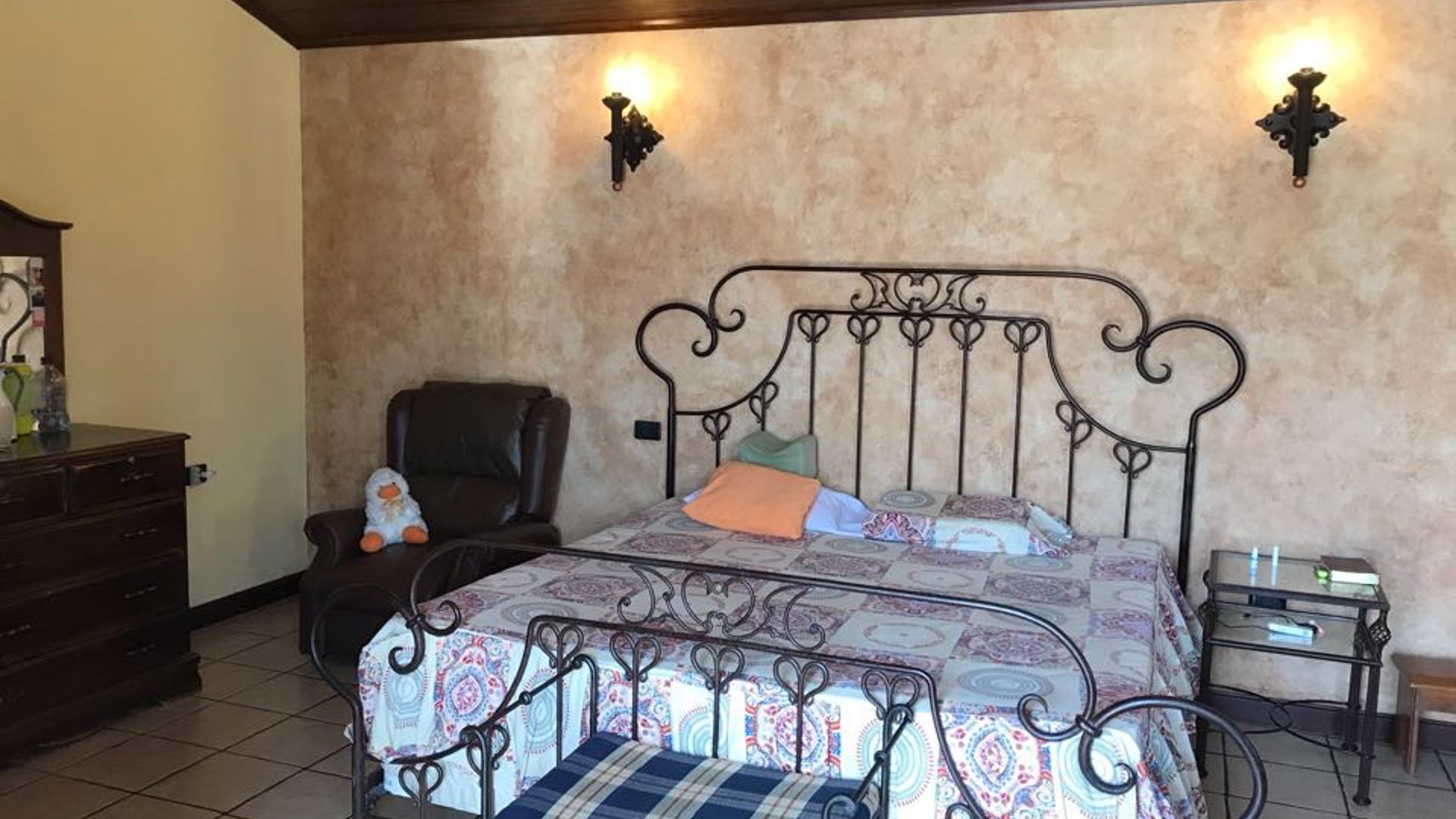 Casa GRANDE en Venta en Jocotenango, Sacatepéquez; Guatemala - Miniatura 9