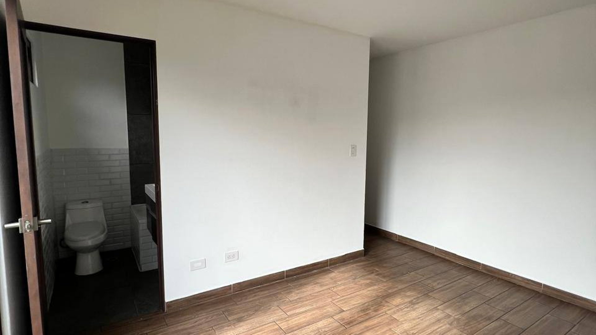 Apartamento en venta-renta en edificio Balmes 47 zona 11 - Miniatura 9