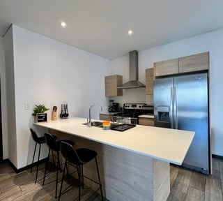 Apartamento en renta amueblado de 2 habitaciones en zona 16 Ref-5375
